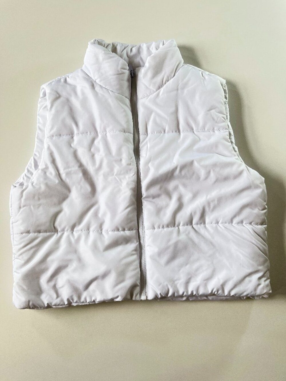 Teen Girls, white puffer vest, size XL, Forever 21, spring or fall outerwear